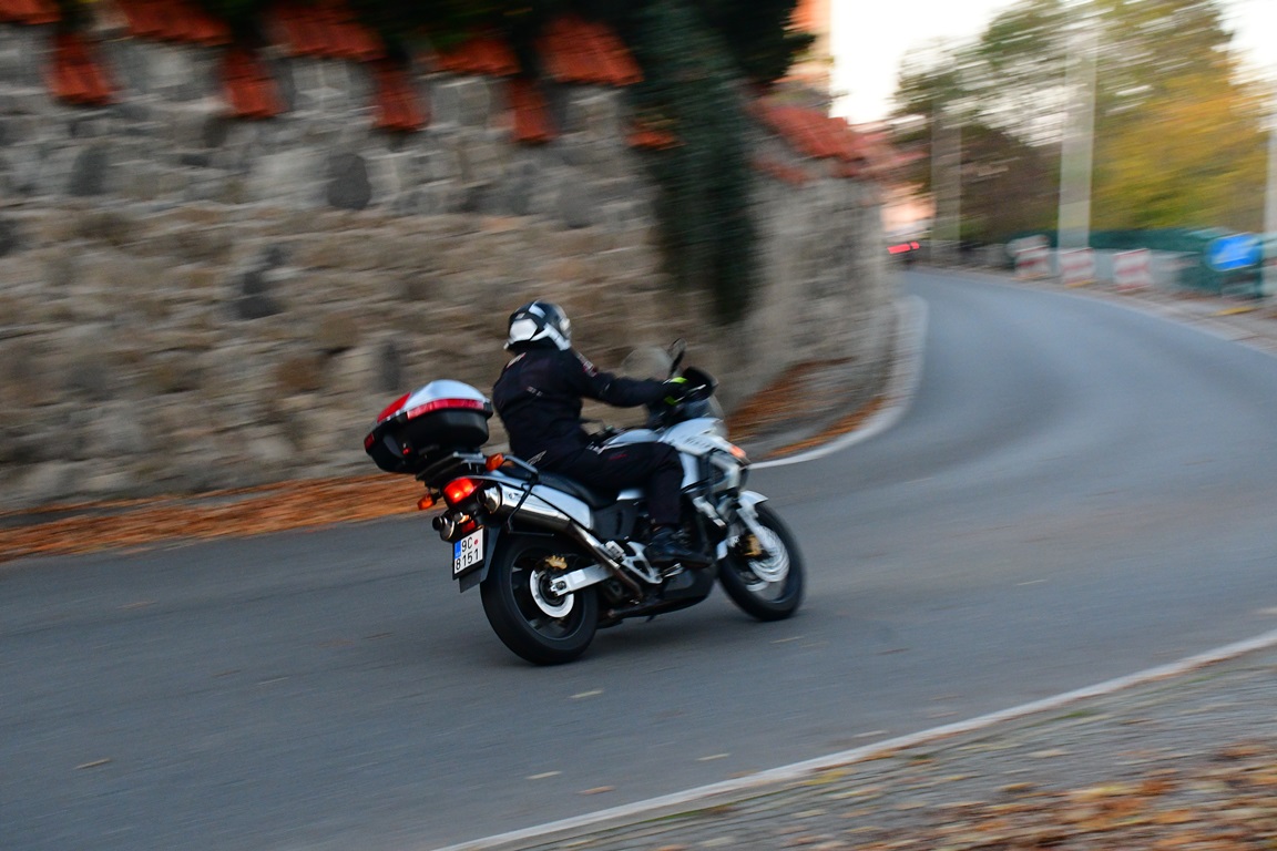 Moto04